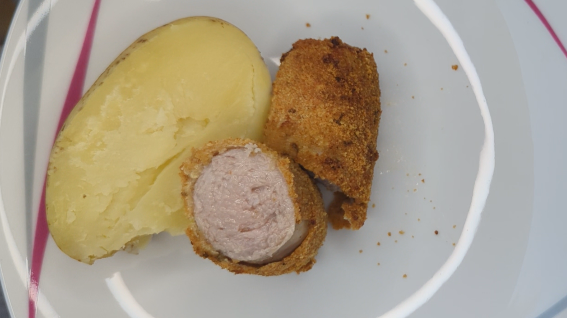 Panierte Bratwurst mit doppelter Panade – knusprig & einfach aus der Heißluftfritteuse